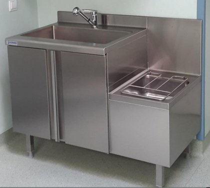 Stół ze zlewem jednokomorowym i szafką pod blatem